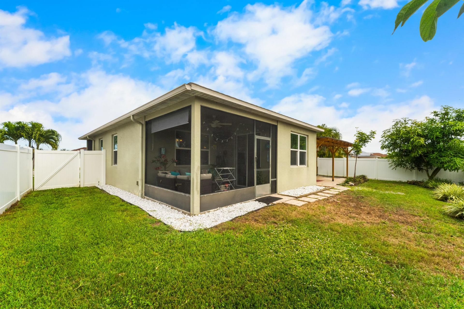 110 65th Avenue E, Bradenton, FL 34203 Photo