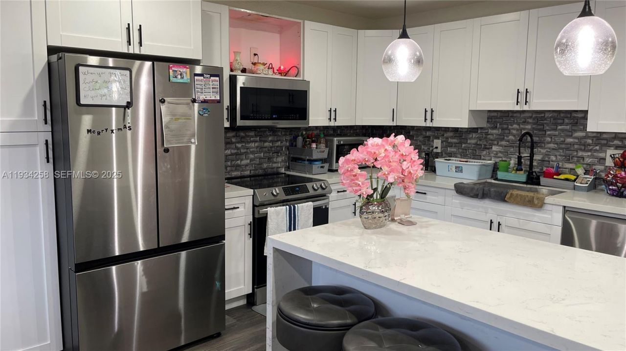 761 NW 183rd Dr, Miami Gardens, FL 33169 Photo