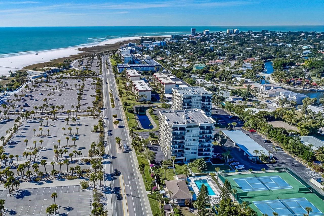 1087 Lake House Circle, Unit C104, Sarasota, FL 34242 Photo