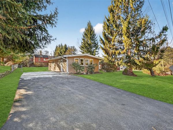 2 The Curve Road, Rock Hill, NY 12775