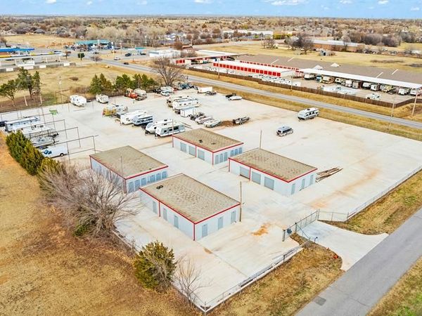 305 S Czech Hall Road, Mustang, OK 73064