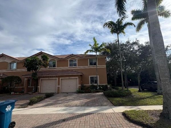 2000 NW 99th Way, Sunrise, FL 33322