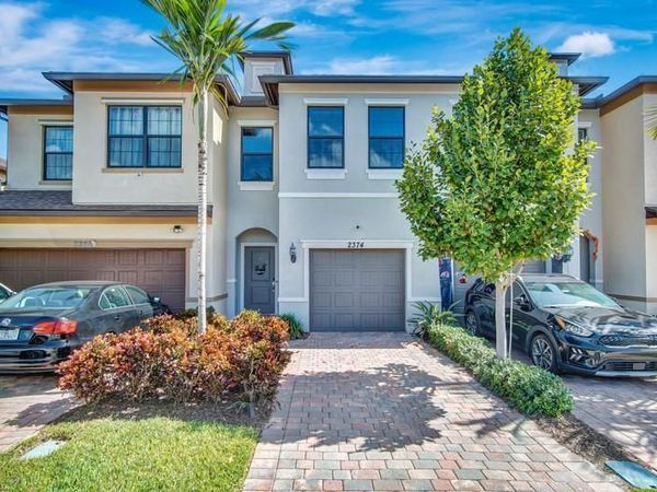 2374 Post St, Street, Palm Springs, FL 33406