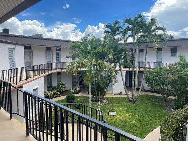 4 N Greenway, Unit 201, Royal Palm Beach, FL 33411