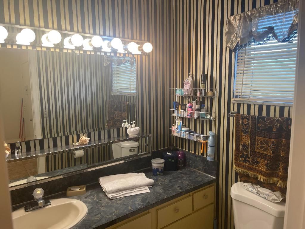 4 N Greenway, Unit 201, Royal Palm Beach, FL 33411 Photo