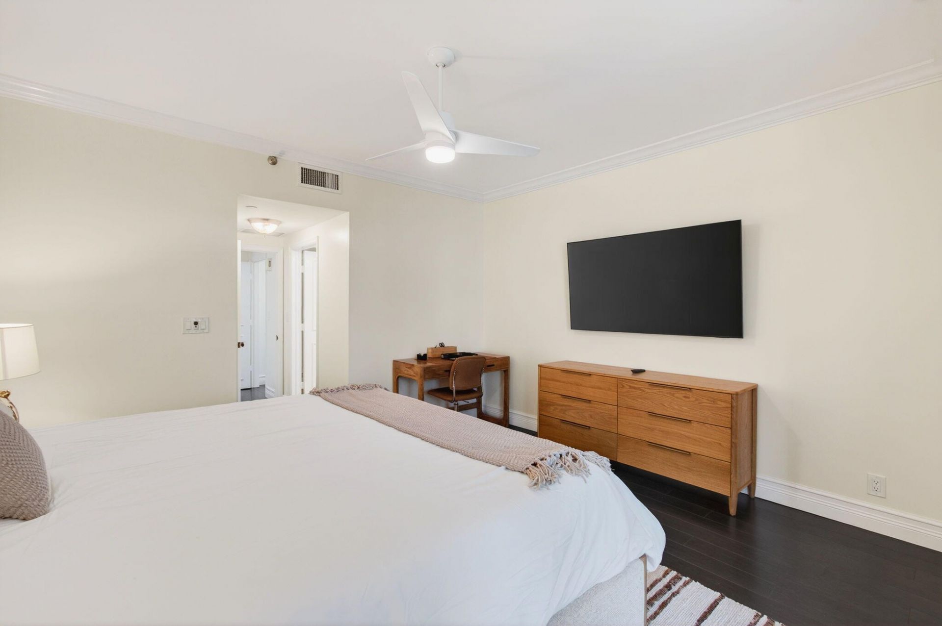 300 SE 5th Avenue, Unit 2160, Boca Raton, FL 33432 Photo