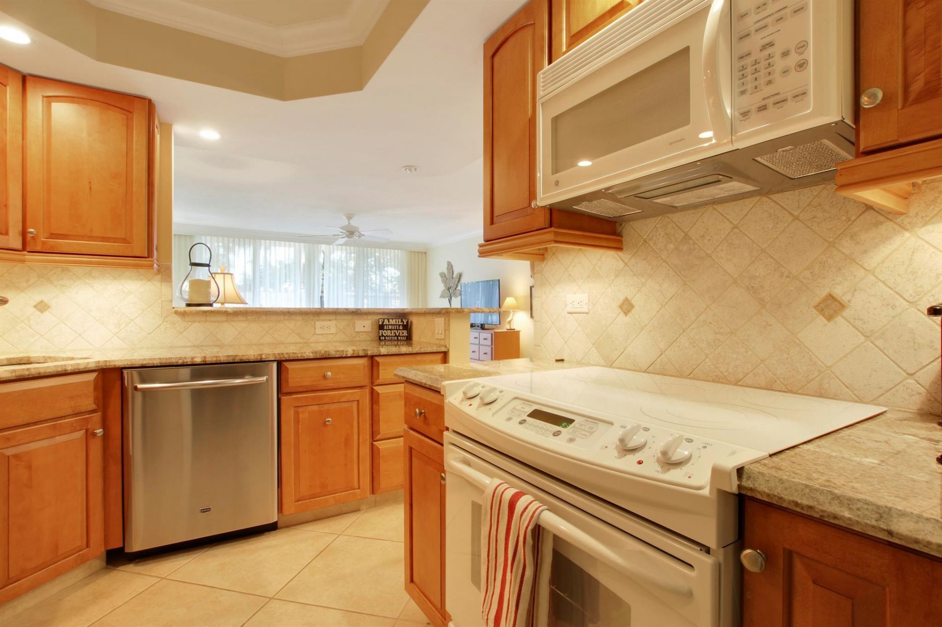 630 Ocean Drive, Unit 102, Juno Beach, FL 33408 Photo