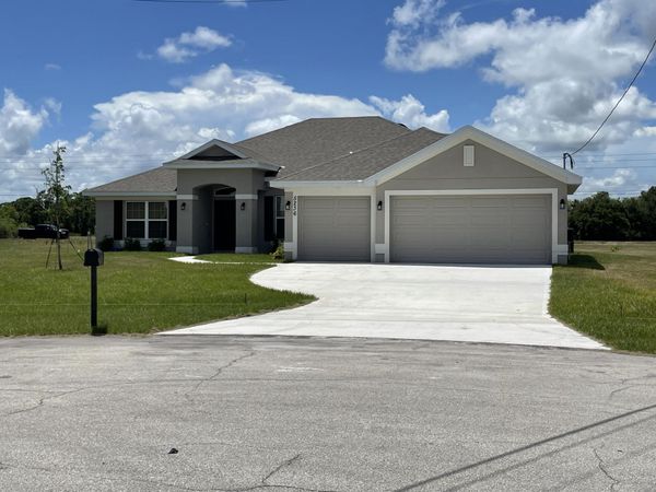 5236 NW Iredell Street, Port St. Lucie, FL 34986