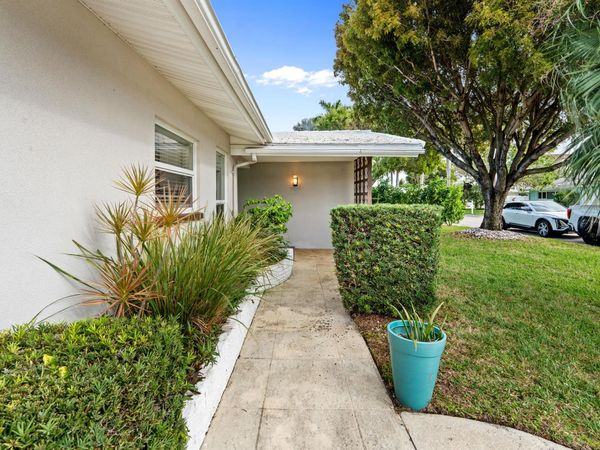 113 Park Lane E, Hypoluxo, FL 33462