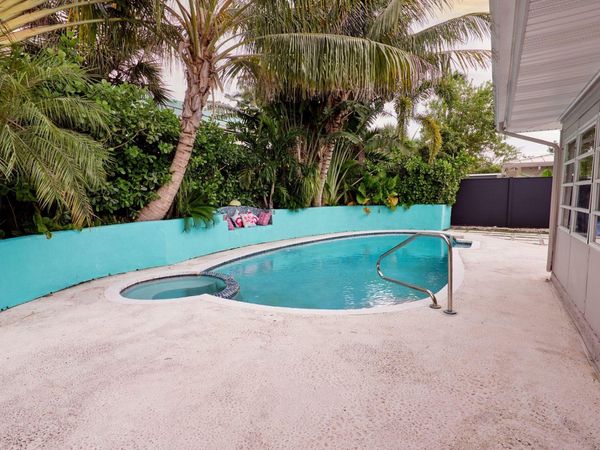 113 Park Lane E, Hypoluxo, FL 33462