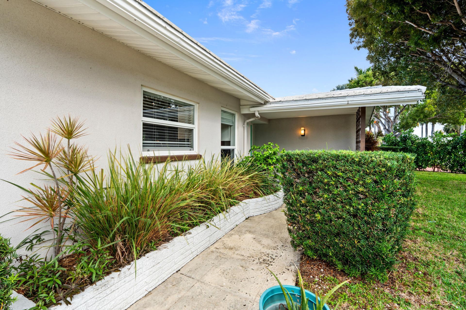 113 Park Lane E, Hypoluxo, FL 33462 Photo