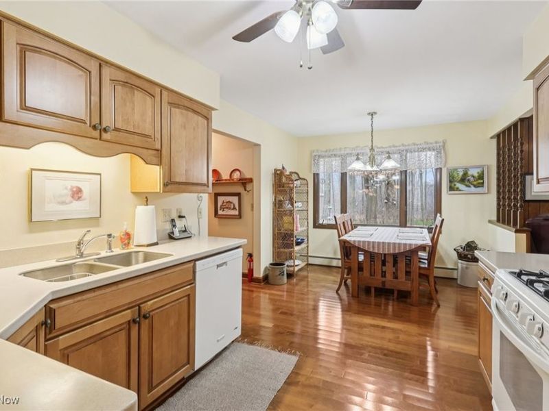 1576 King Road, Hinckley, OH 44233 Photo 10