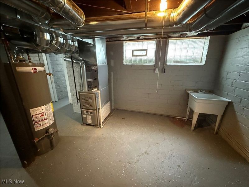 3913 Hyde Avenue, Cleveland, OH 44109 Photo 21