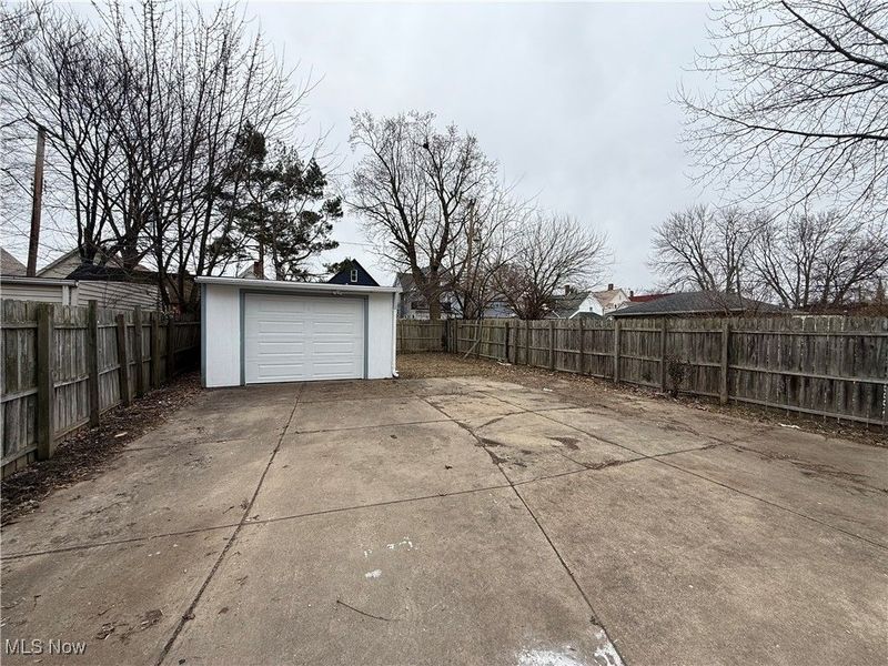 3913 Hyde Avenue, Cleveland, OH 44109 Photo 24