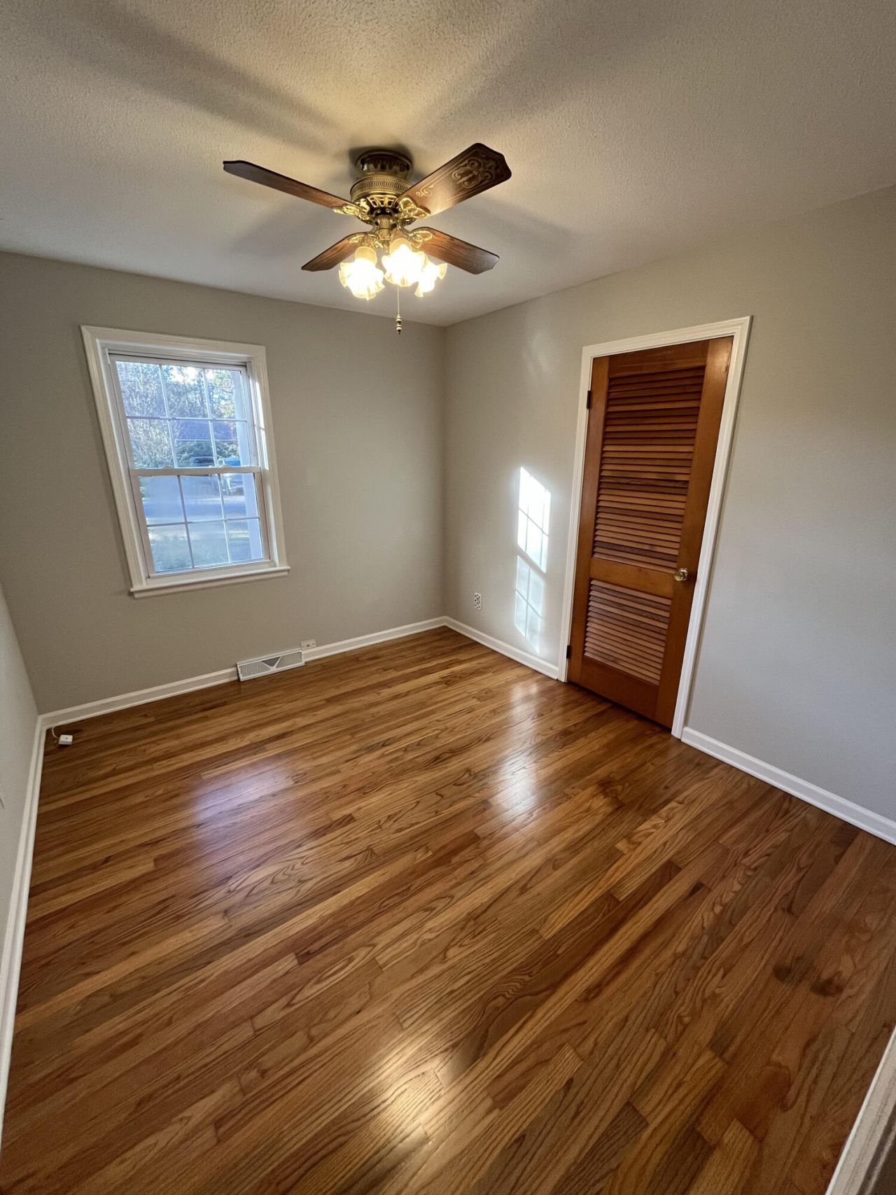 115 Donna Drive Photo 13