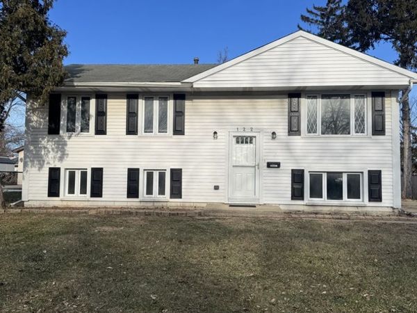 122 Ambassador Avenue, Romeoville, IL 60446