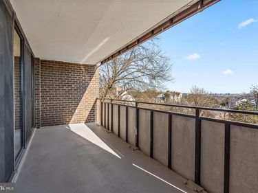 250 S REYNOLDS STREET, Unit 411, ALEXANDRIA, VA 22304