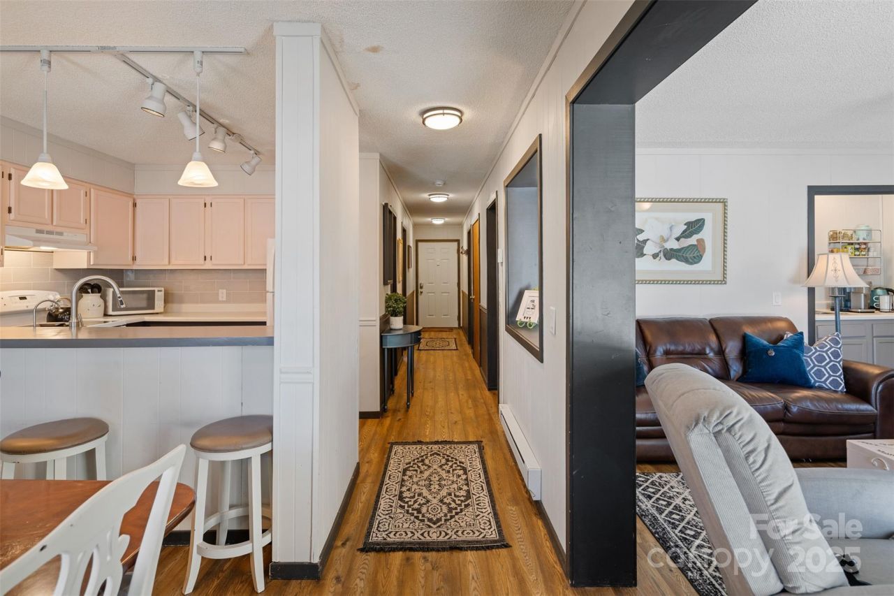 301 Pinnacle Inn Road, Unit 2101, Beech Mountain, NC 28604 Main Photo