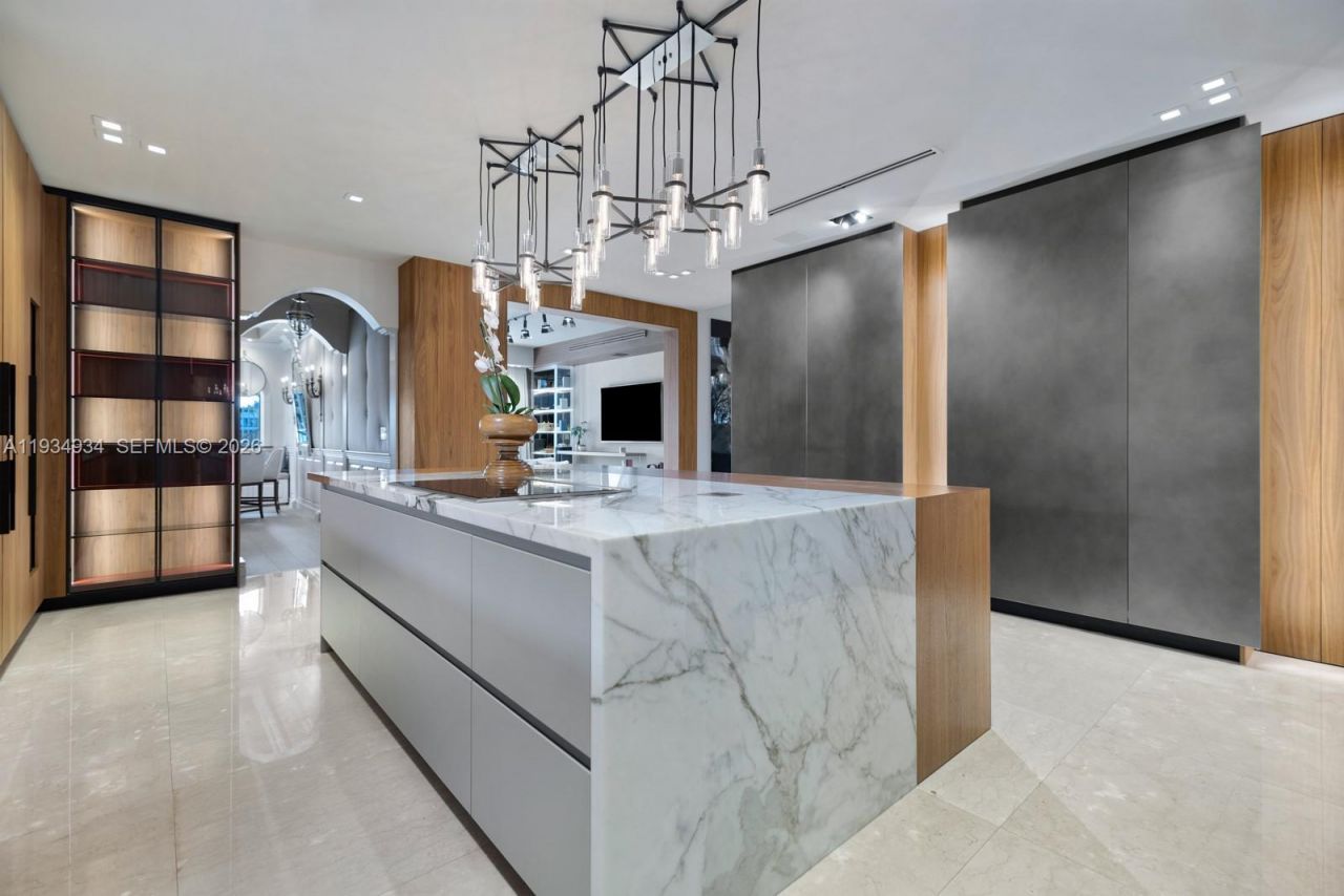 176 S Hibiscus Drive, Miami Beach, FL 33139 Photo