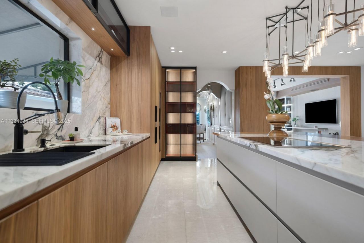 176 S Hibiscus Drive , Miami Beach, FL 33139 Photo