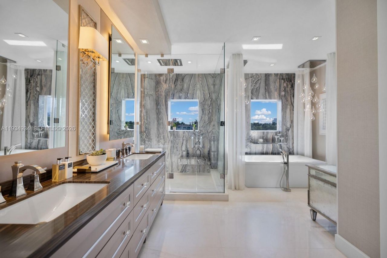 176 S Hibiscus Drive, Miami Beach, FL 33139 Photo