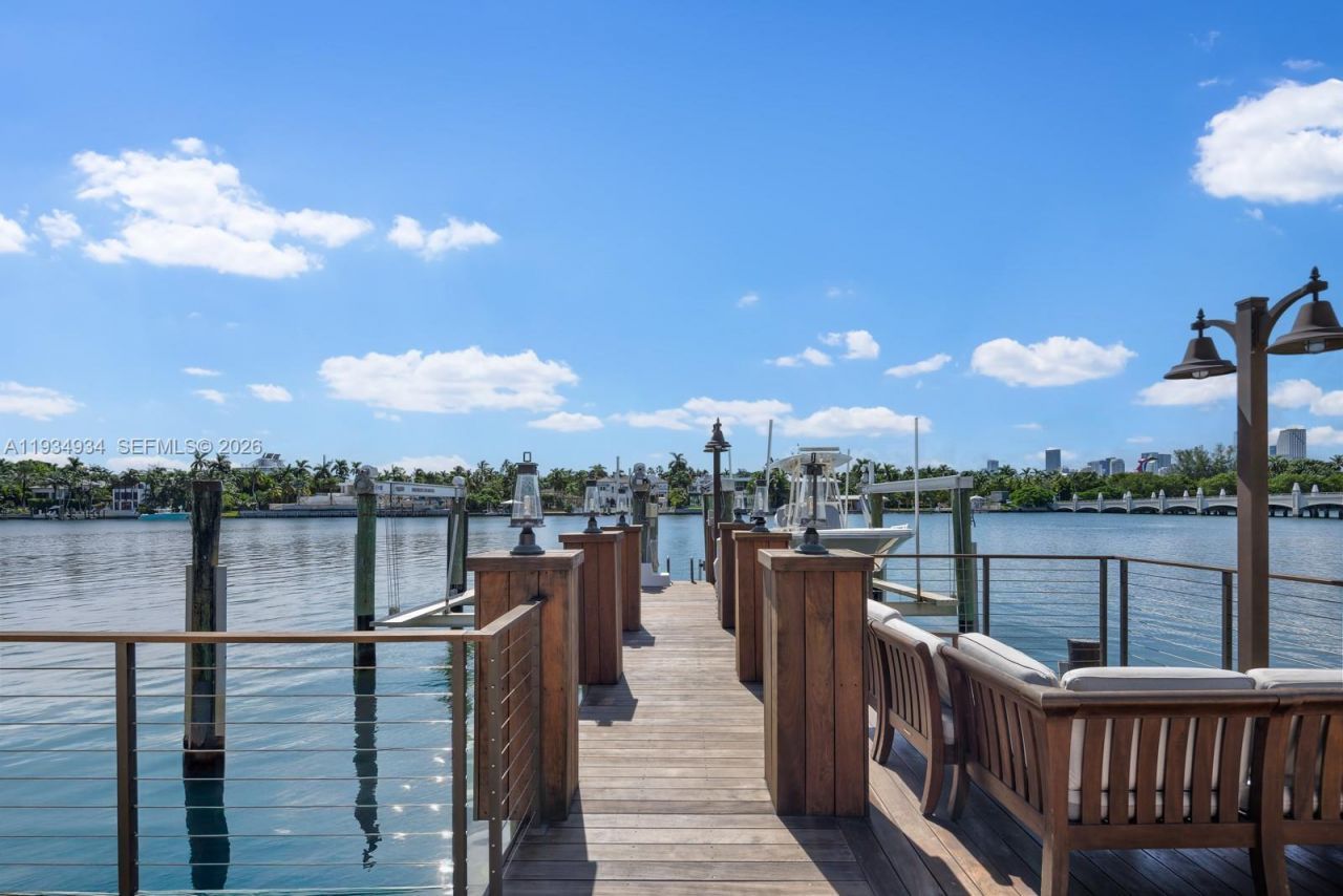 176 S Hibiscus Drive, Miami Beach, FL 33139 Photo