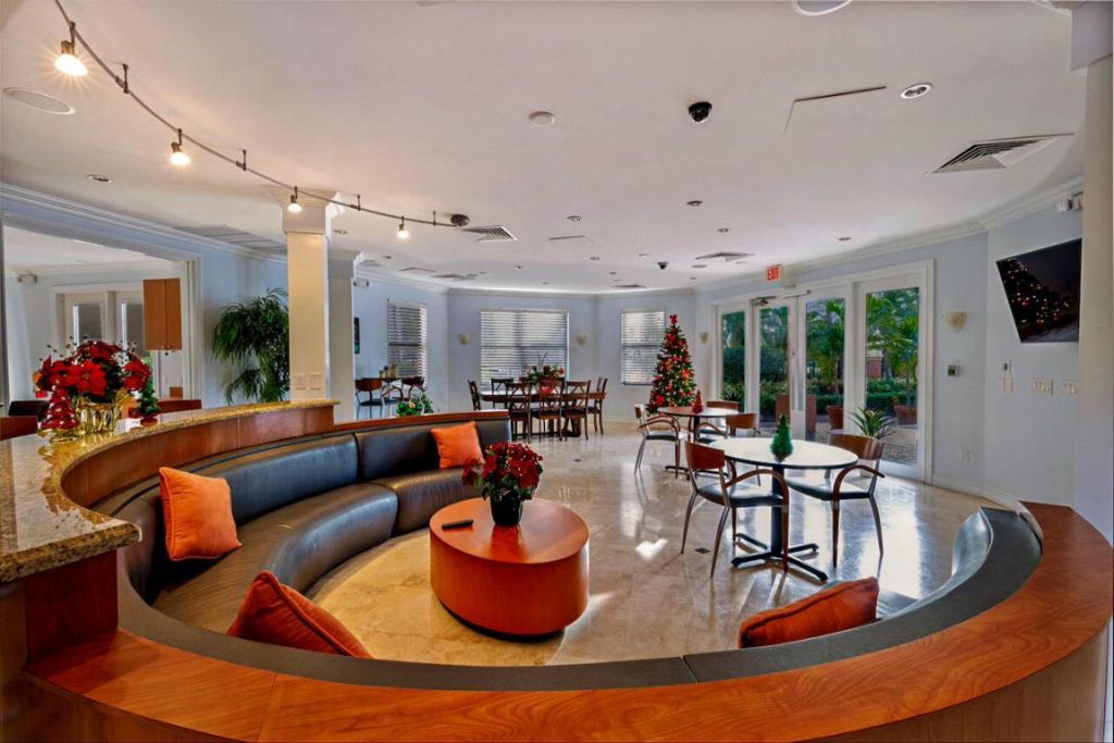 300 Uno Lago Drive, Unit 405, Juno Beach, FL 33408 Photo