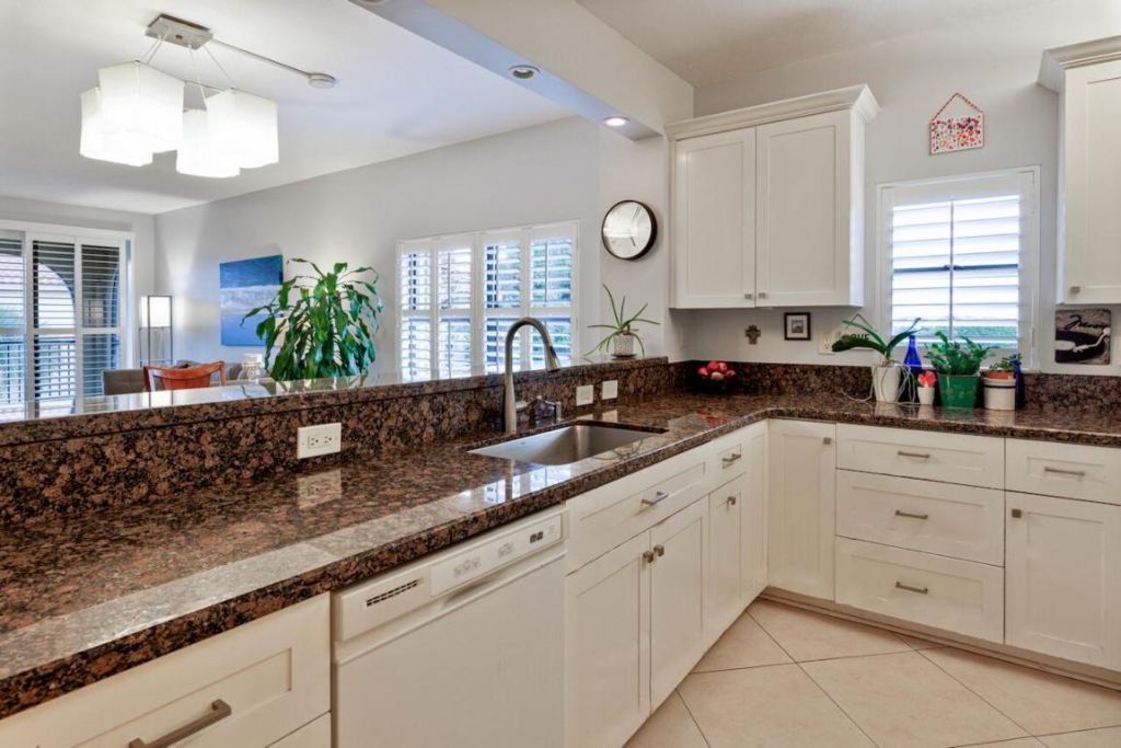 300 Uno Lago Drive, Unit 405, Juno Beach, FL 33408 Photo