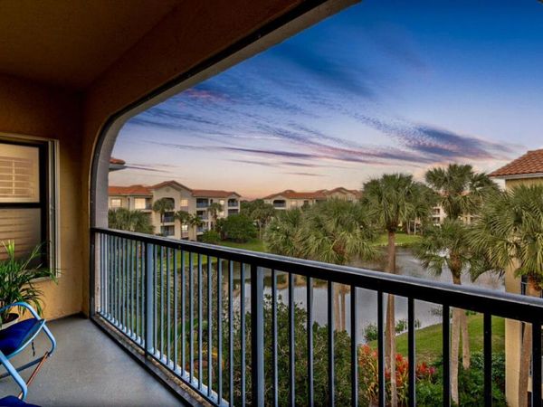 300 Uno Lago Drive, Unit 405, Juno Beach, FL 33408