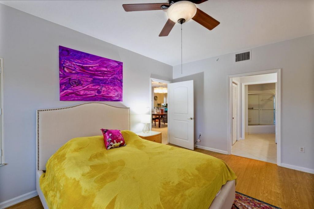 300 Uno Lago Drive, Unit 405, Juno Beach, FL 33408 Photo