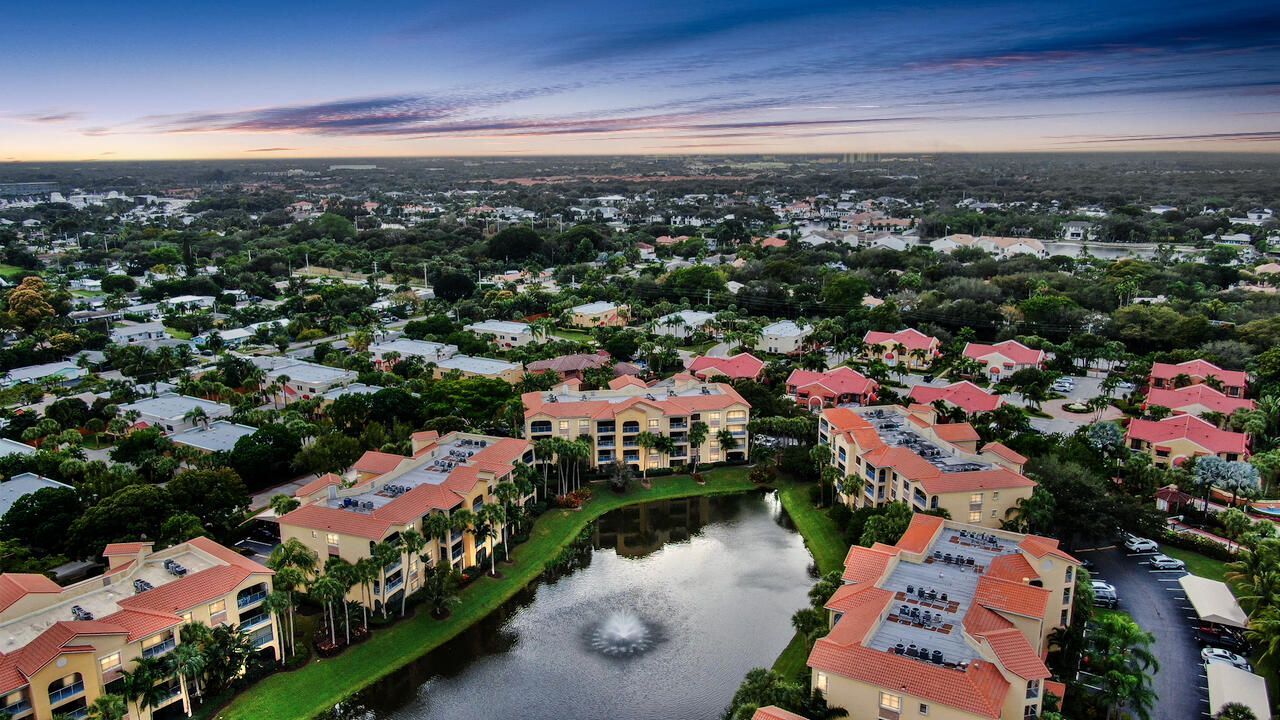 300 Uno Lago Drive, Unit 405, Juno Beach, FL 33408 Photo