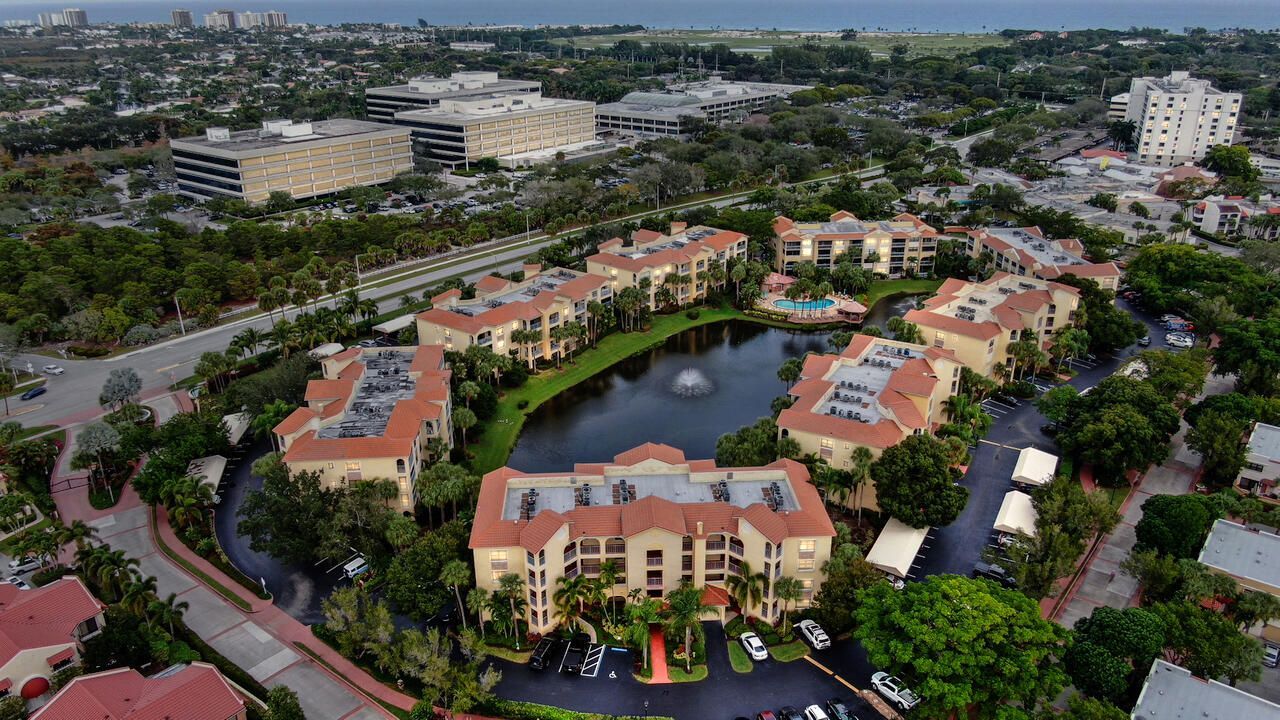 300 Uno Lago Drive, Unit 405, Juno Beach, FL 33408 Photo