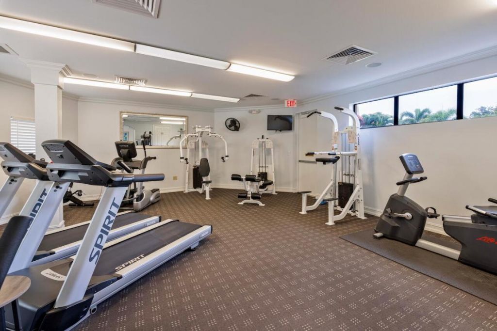 300 Uno Lago Drive, Unit 405, Juno Beach, FL 33408 Photo