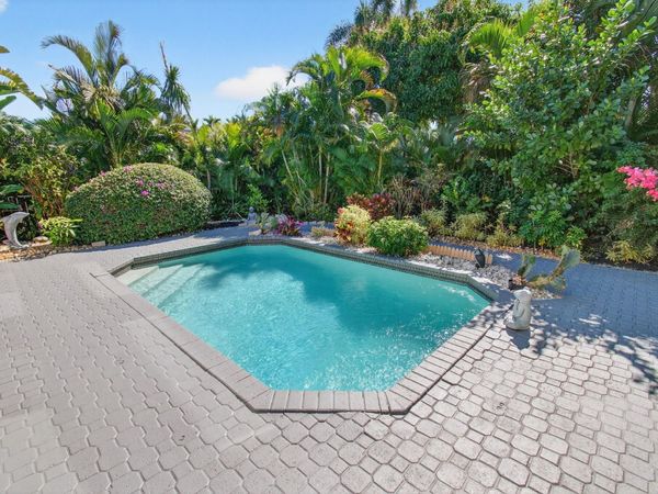 6584 Hampton Cir, Boca Raton, FL 33496