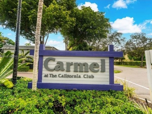 811 NE 199th St, Unit 206-33, Miami, FL 33179