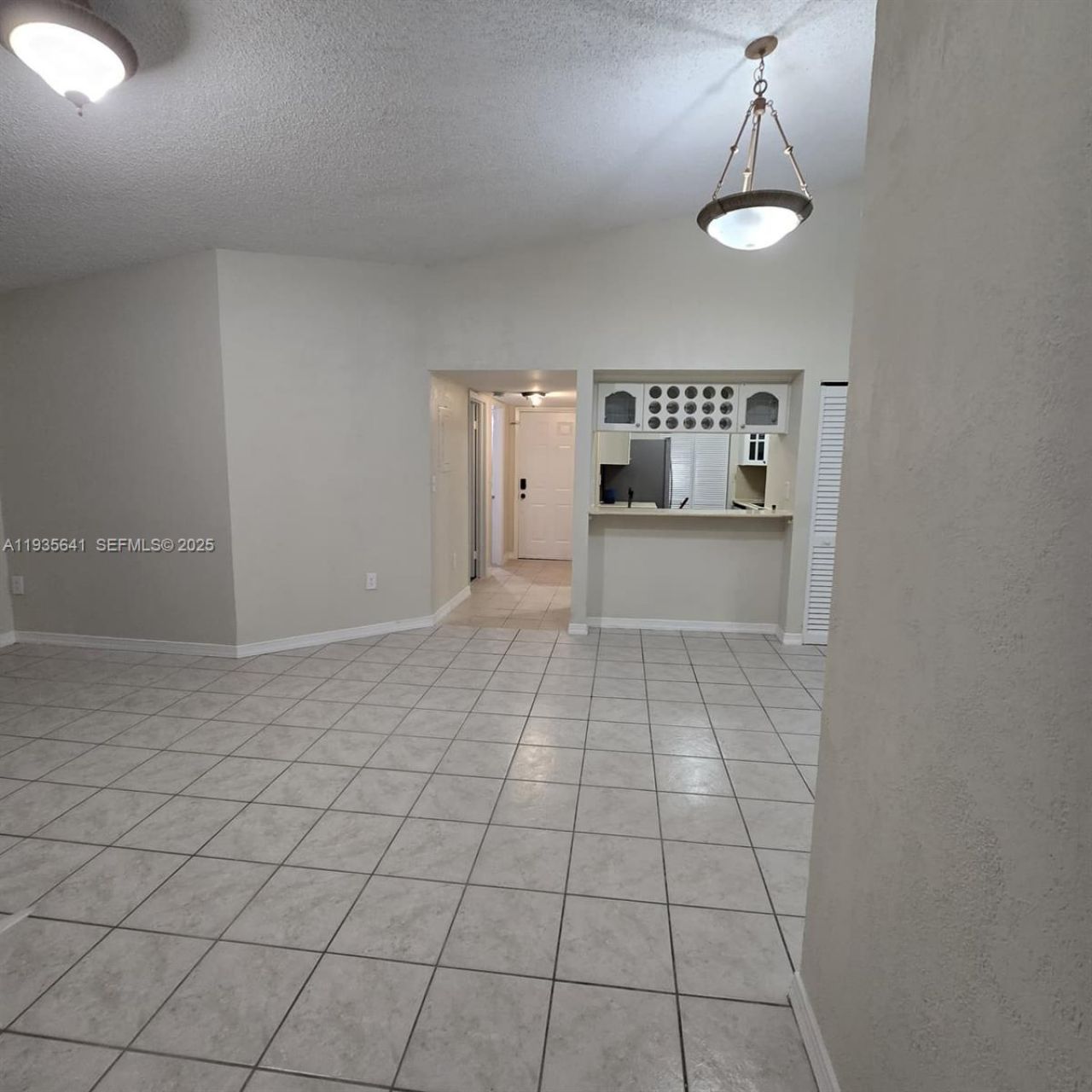 811 NE 199th St, Unit 206-33, Miami, FL 33179 Photo