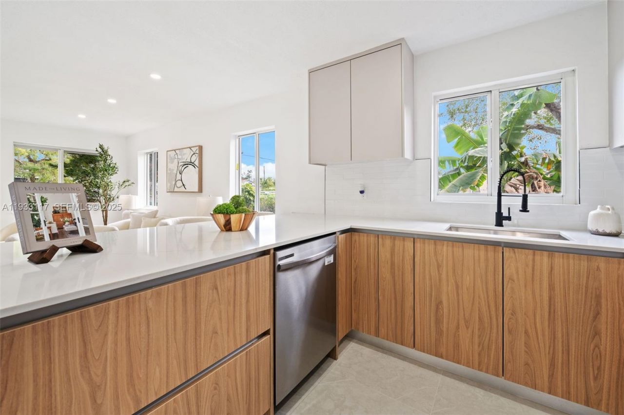 11220 NW 12th Ave, Miami, FL 33168 Photo