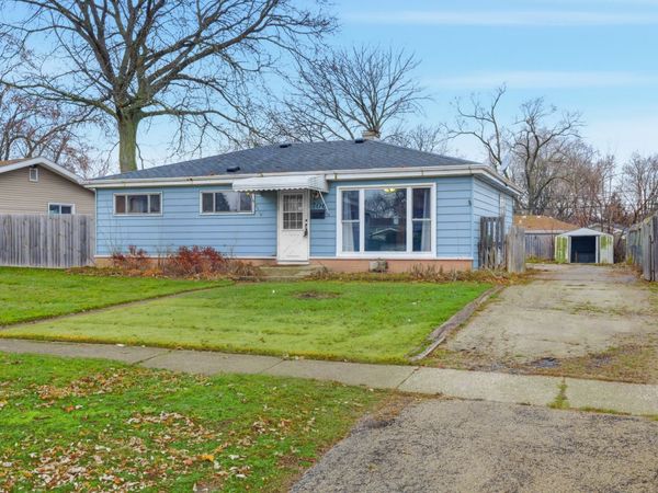 706 W JAMES Avenue, Villa Park, IL 60181