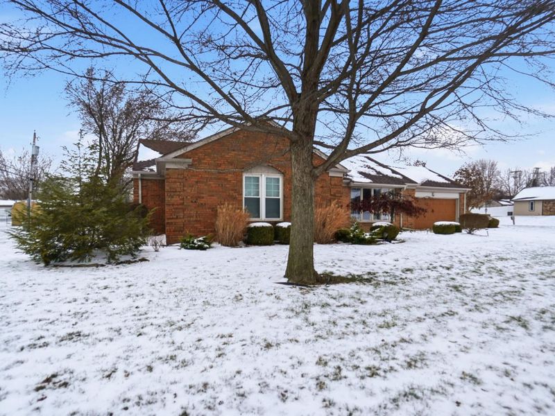 819 Canyon Drive, Lima, OH 45804 Photo 2