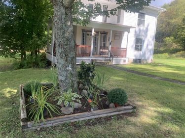 42 Sunnyside Street, Friendship, NY 14739