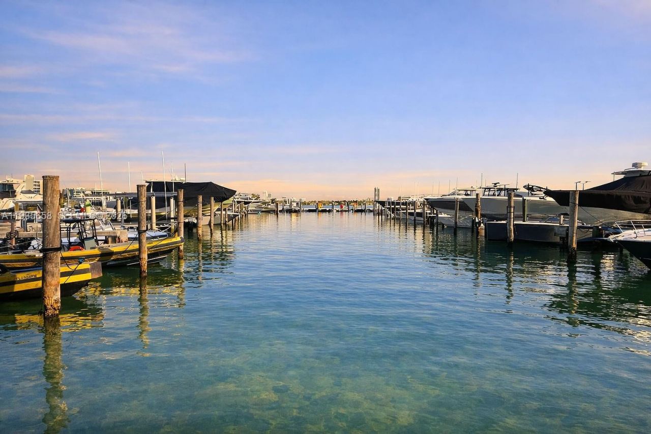 7601 E Treasure Dr, Unit 611, North Bay Village, FL 33141 Photo