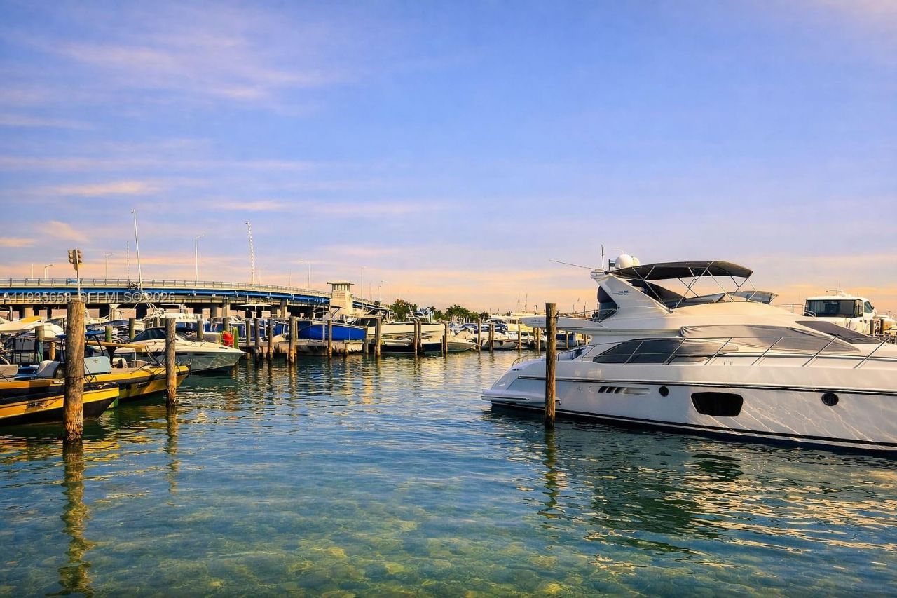 7601 E Treasure Dr, Unit 611, North Bay Village, FL 33141 Photo