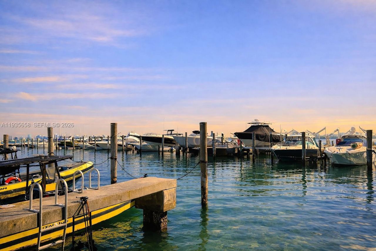 7601 E Treasure Dr, Unit 611, North Bay Village, FL 33141 Photo