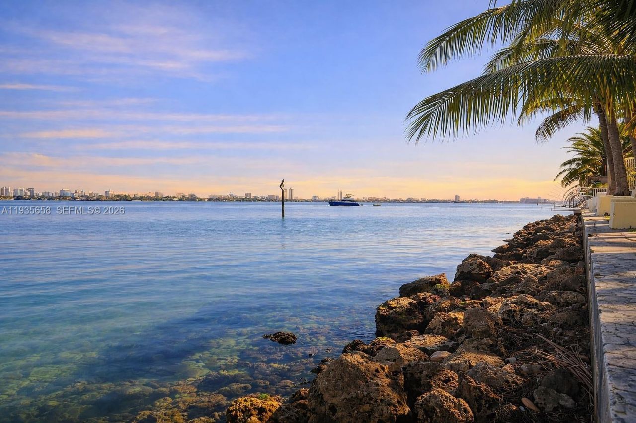 7601 E Treasure Dr, Unit 611, North Bay Village, FL 33141 Photo