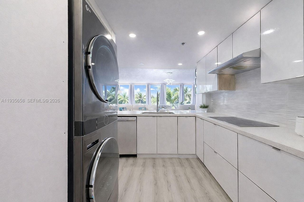 7601 E Treasure Dr, Unit 611, North Bay Village, FL 33141 Photo