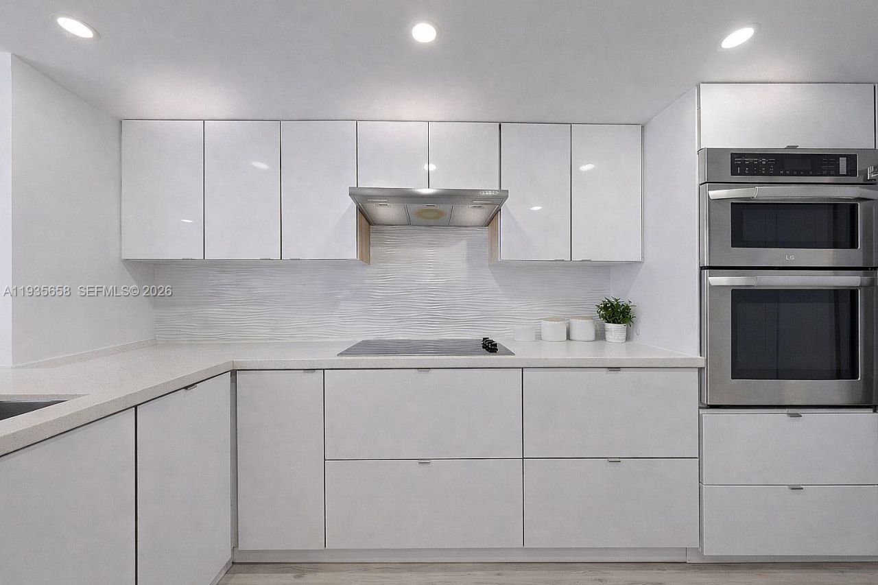 7601 E Treasure Dr, Unit 611, North Bay Village, FL 33141 Photo