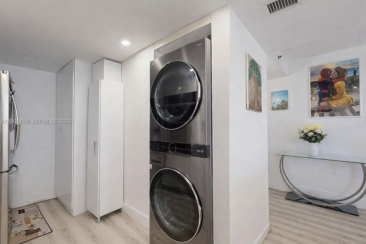 7601 E Treasure Dr, Unit 611, North Bay Village, FL 33141 Photo