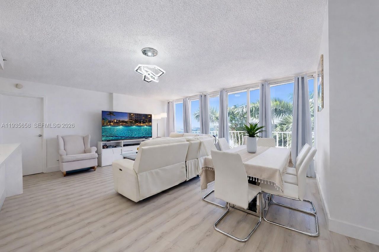 7601 E Treasure Dr, Unit 611, North Bay Village, FL 33141 Photo