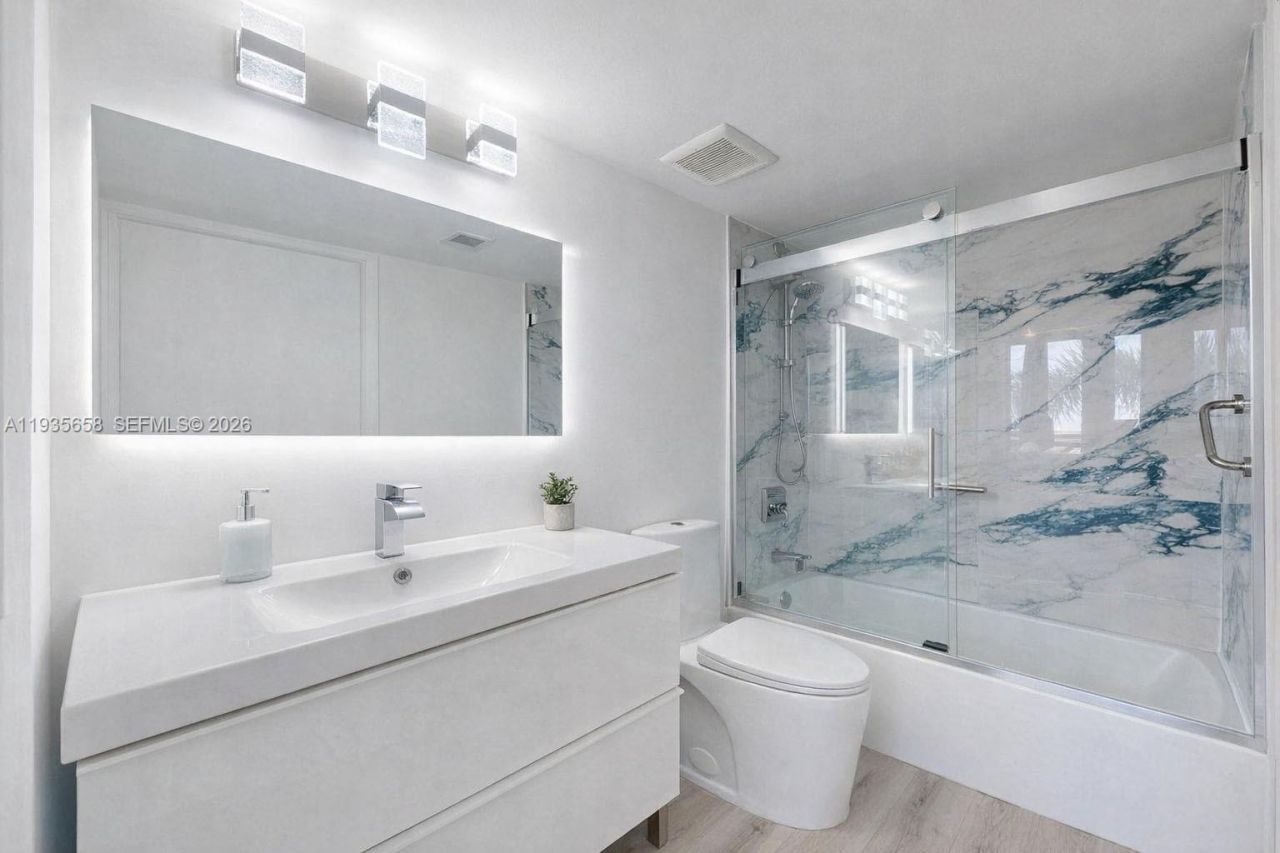 7601 E Treasure Dr, Unit 611, North Bay Village, FL 33141 Photo