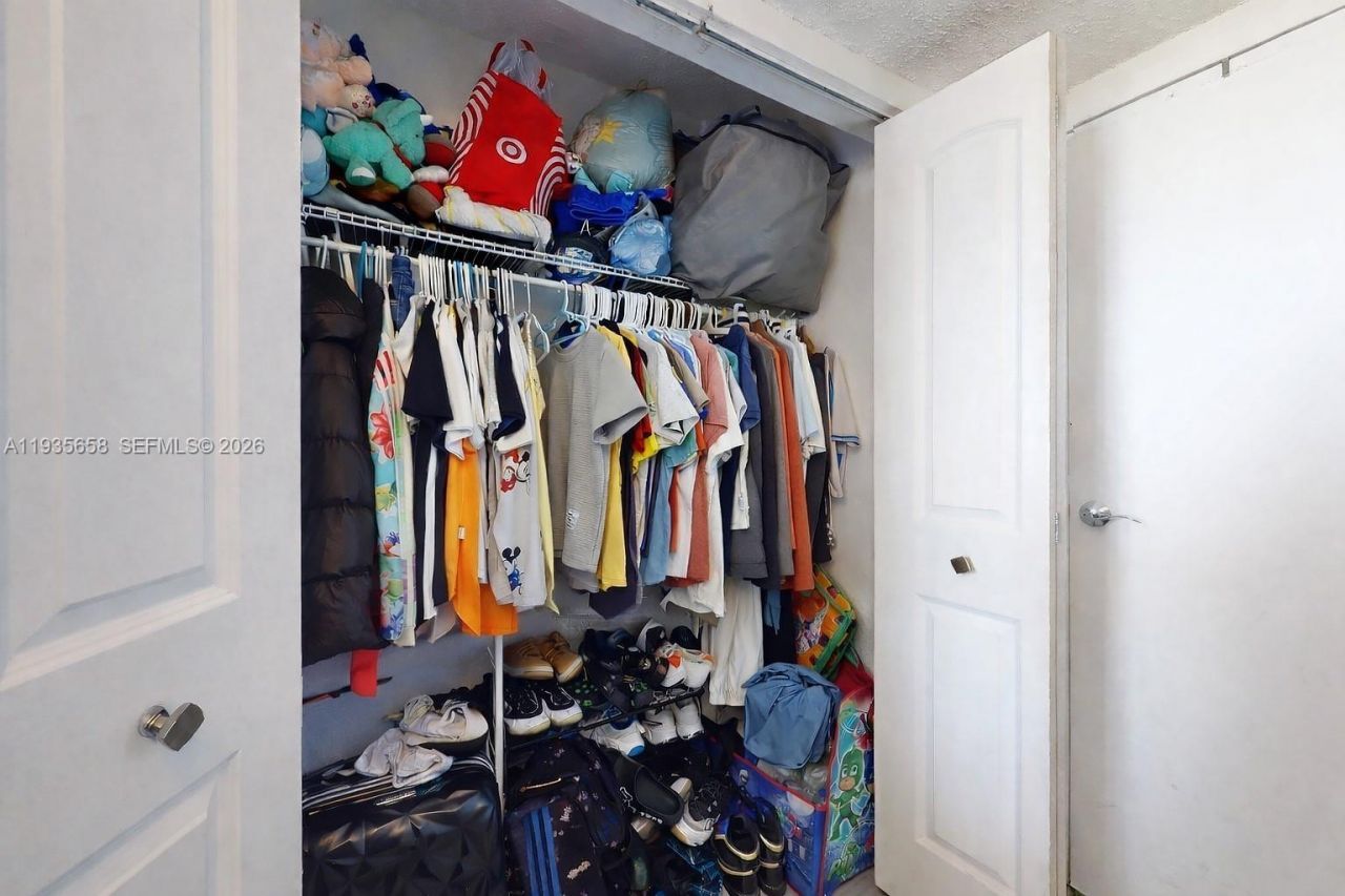 7601 E Treasure Dr, Unit 611, North Bay Village, FL 33141 Photo